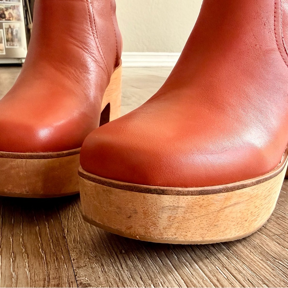 Charlotte Stone Paz Clog Boot in Sienna (9) - Picture 5 of 7